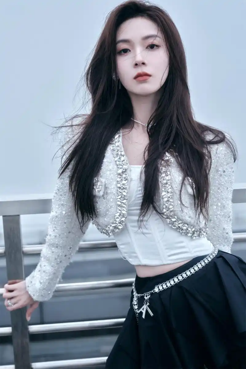 陈瑶好A气质燃爆FPS赛场，CS2女选手逆袭成战术核心
